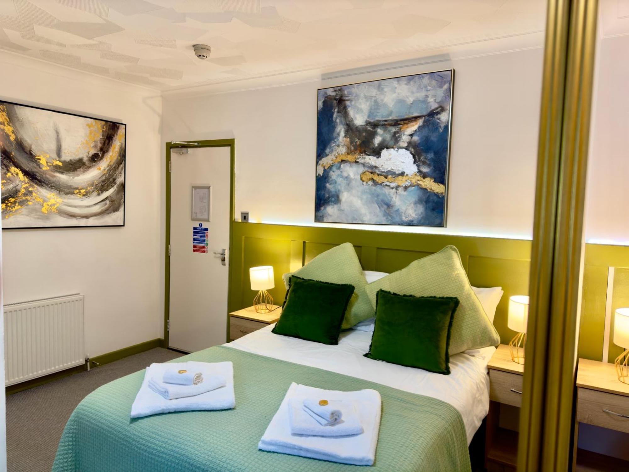 Coastal Park Accommodation Llanelli Esterno foto