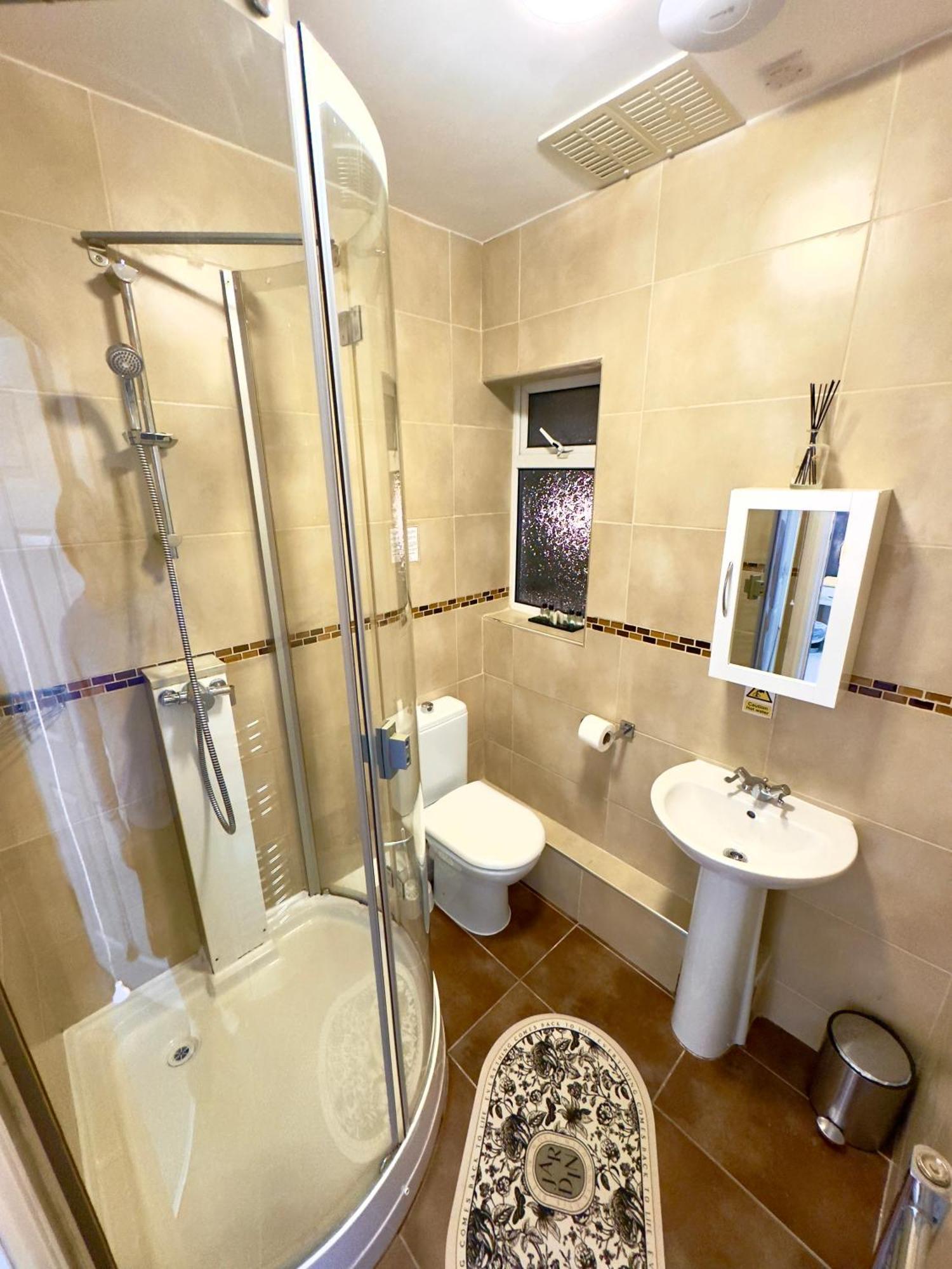 Coastal Park Accommodation Llanelli Esterno foto