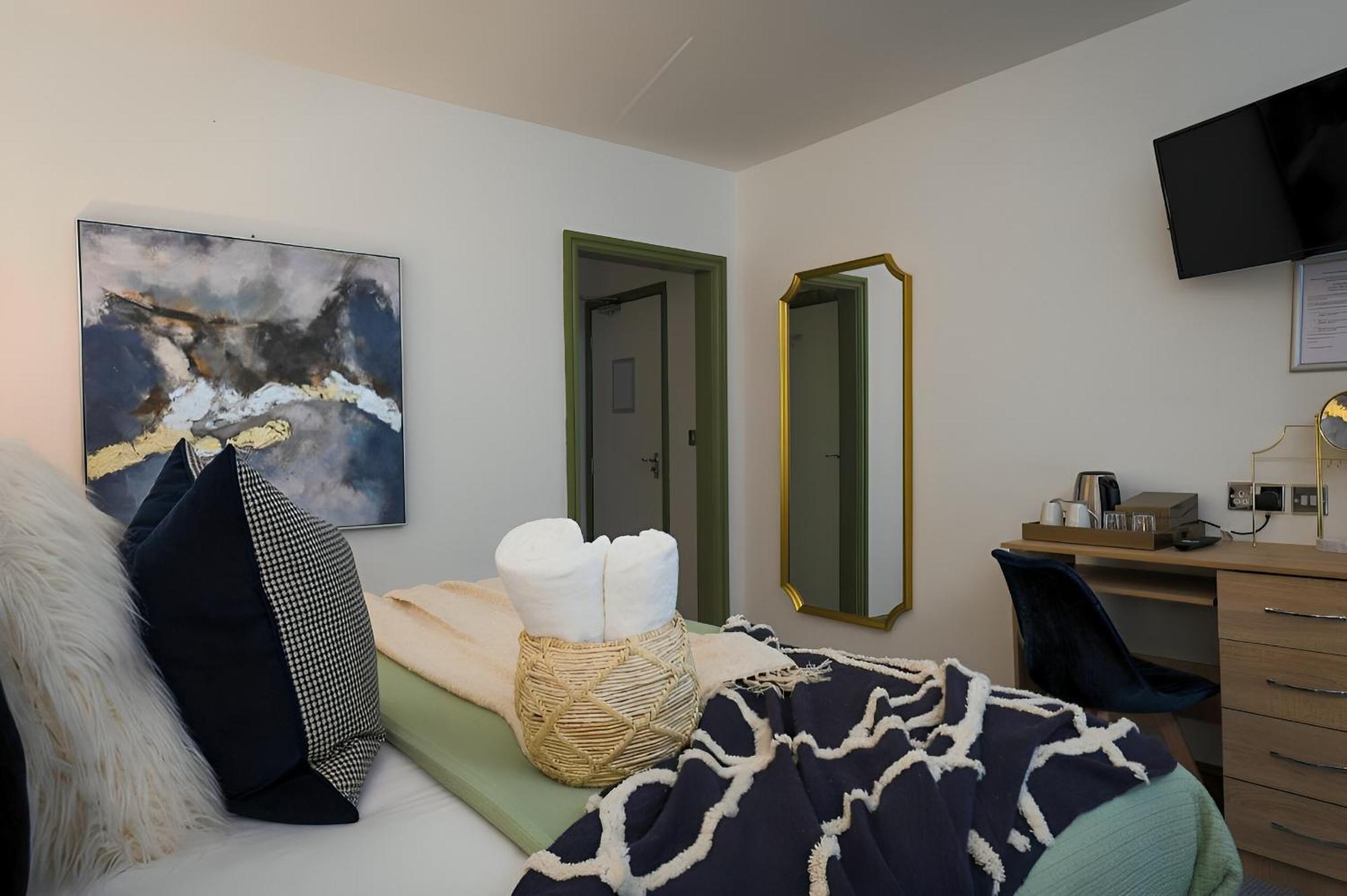 Coastal Park Accommodation Llanelli Esterno foto